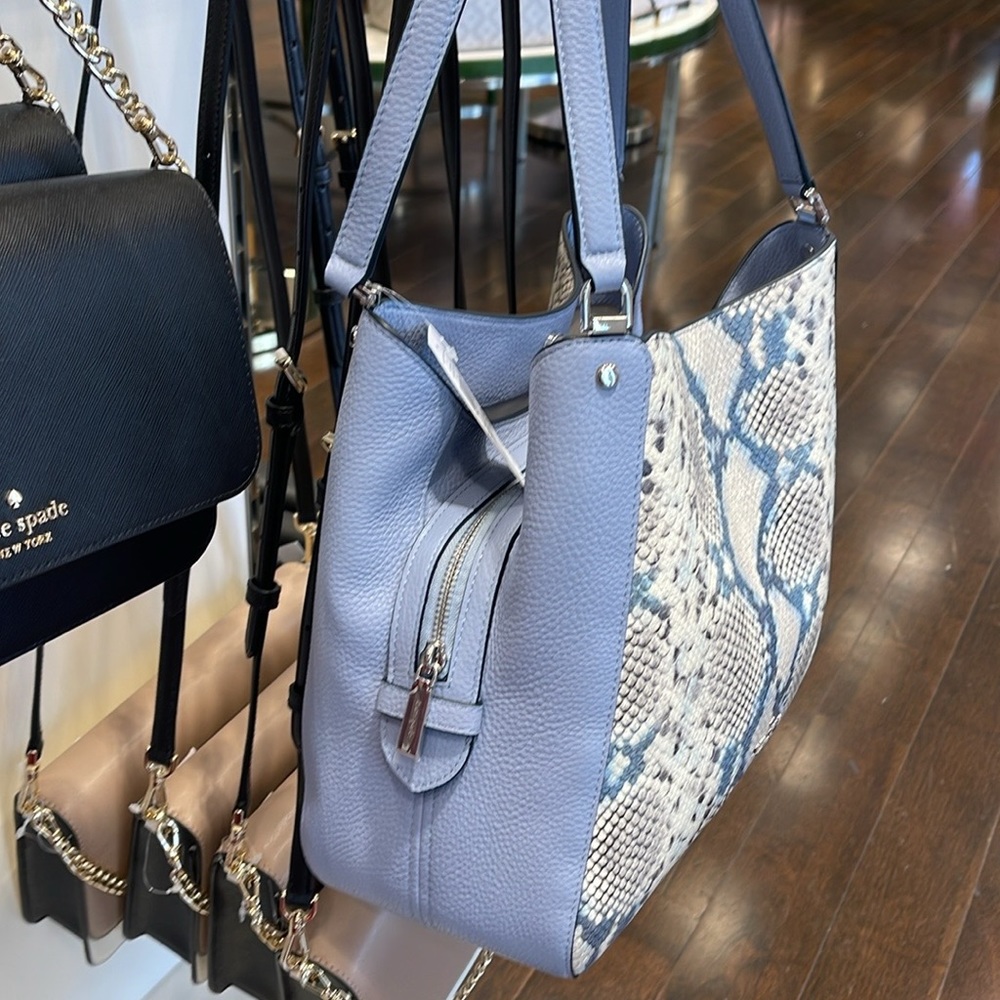 Kate Spade Leila Medium Triple Compartment Shoulder Tote
snake embossed
NWT - Picture 2 of 16